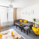 Little Tom Apartments
